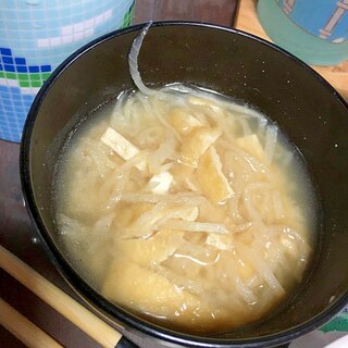 切干大根と豆腐と油揚げの味噌汁